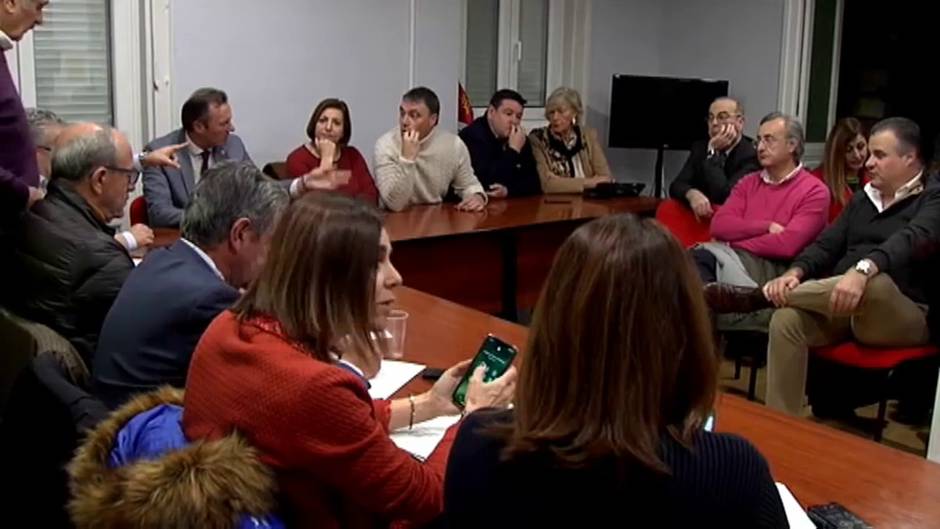 La oposición se une para presionar a los barones del PSOE