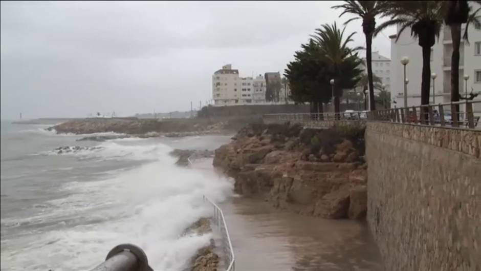 La borrasca Gloria tiene en alerta a toda España por nieve, lluvia, viento y fuerte oleaje