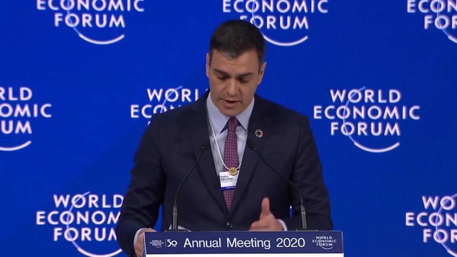 Pedro Sánchez promete en Davos reducir el déficit