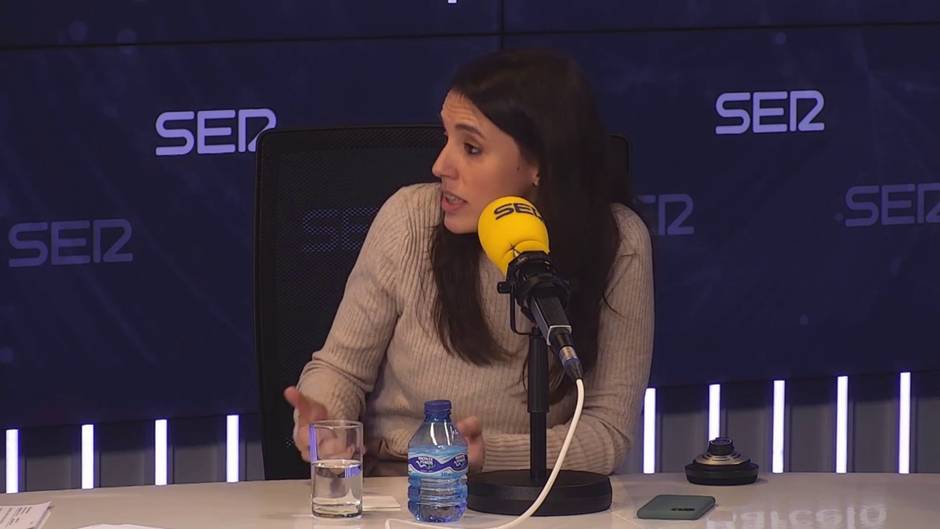 Irene Montero dice que es republicana y defiende aplaudir al Rey