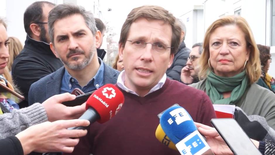 Almeida señala que ha creado más plazas para refugiados que Carmena