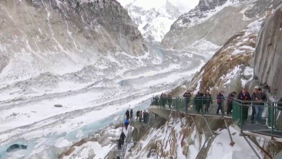 Macron visita el Mont Blanc para comprobar de primera mano los efectos del cambio climático