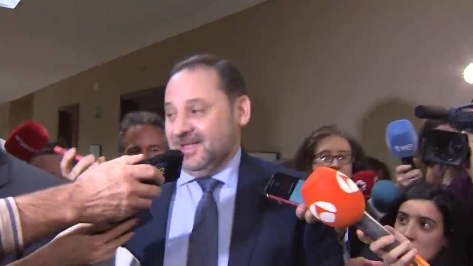 Ábalos cree que habrá "avances" en la mesa de diálogo