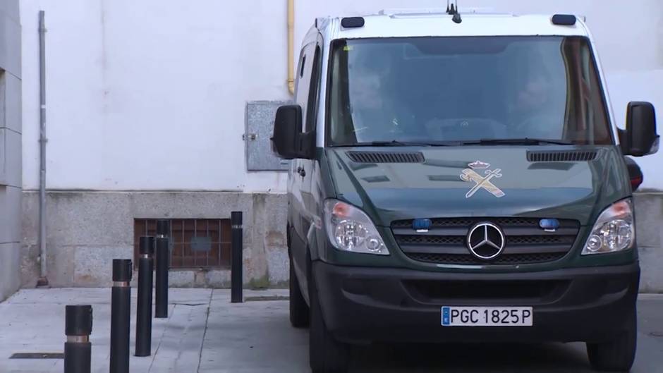 Acusado de asesinato machista llega a la Audiencia Provincial de Guadalajara