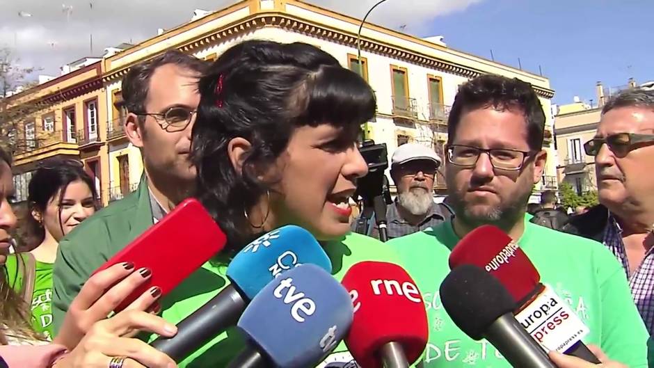 Sevilla se manifiesta en contra del Decreto de Educación de la Junta