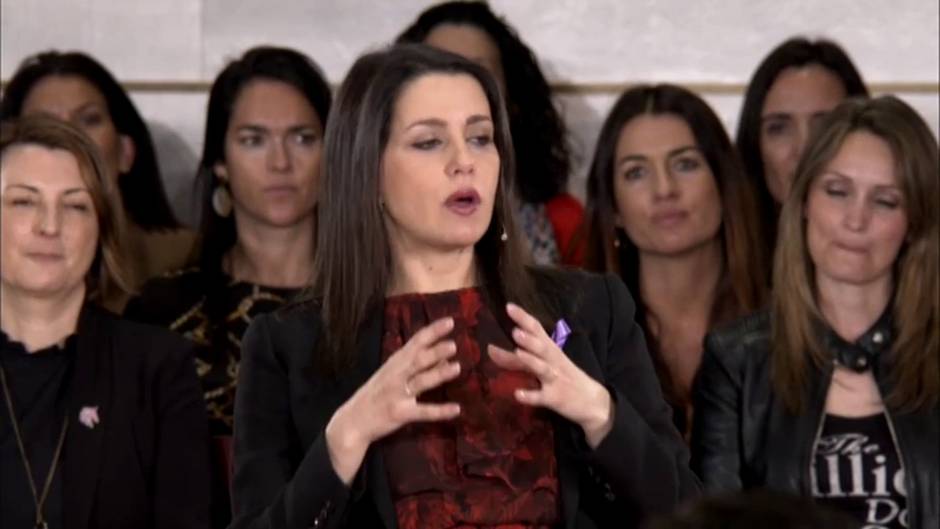 Arrimadas califica de "chapuza" la nueva ley de libertad sexual: "Va en contra de la lucha colectiva"