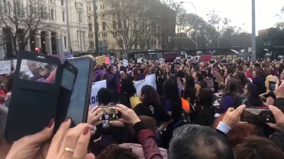 Performance 'El violador eres tú' en Madrid