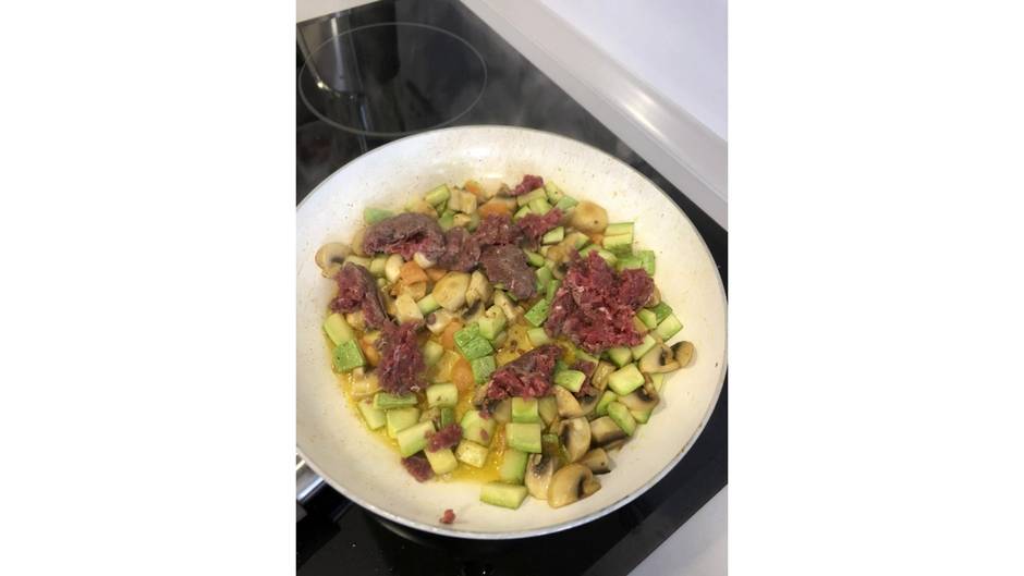 Receta de arroz con verduras y hamburguesa de Marcos Valcárcel (La Grulla)