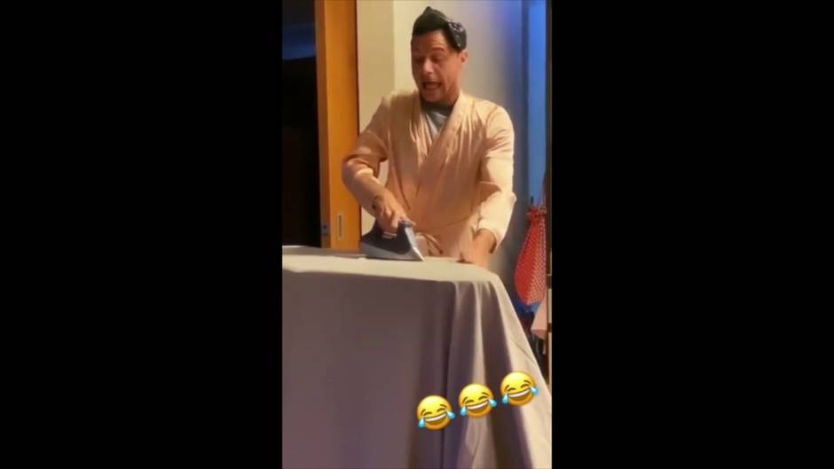 Joaquín plancha y canta durante la crisis del coronavirus