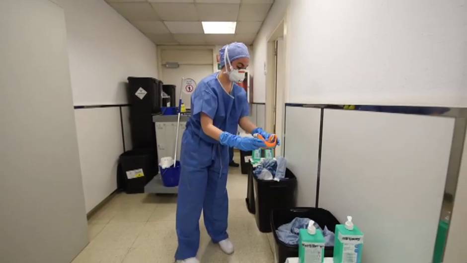 Los sanitarios tienen problemas al buscar canguros para sus hijos en esta crisis