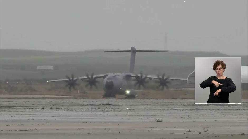 Llega a Madrid el avión cargado con 14 toneladas de material sanitario