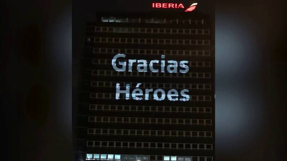 Iberia realiza un homenaje a los profesionales con 'Gracias, héroes'