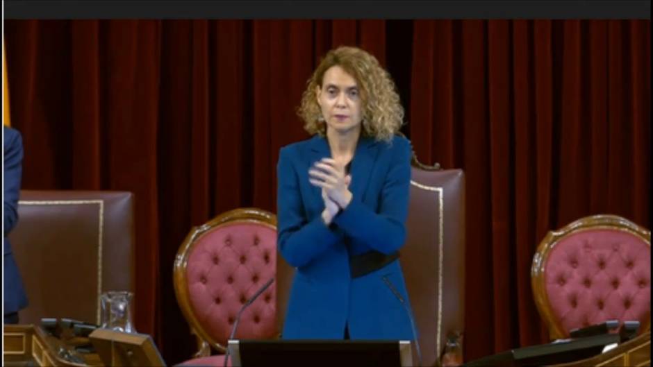 El Congreso de los Diputados se suma al aplauso para sanitarios