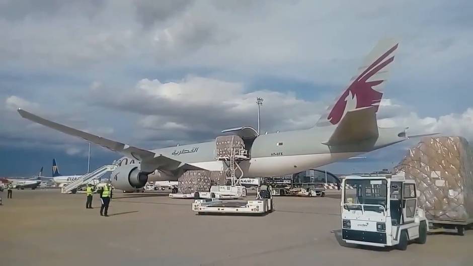 Llega a Valencia el decimocuarto avión con material sanitario