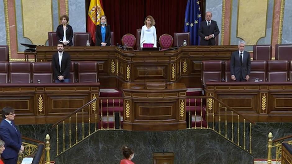 El Congreso guarda minuto de silencio por los casi 27.000 fallecidos