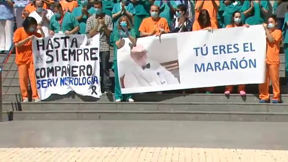 Minuto de silencio en el Gregorio Marañón para homenajear a Alberto Tejedor, médico fallecido por Covid