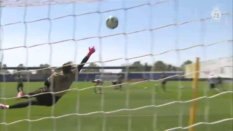 Zidane dirige una exigente sesión física para poner a punto la maquinaria blanca