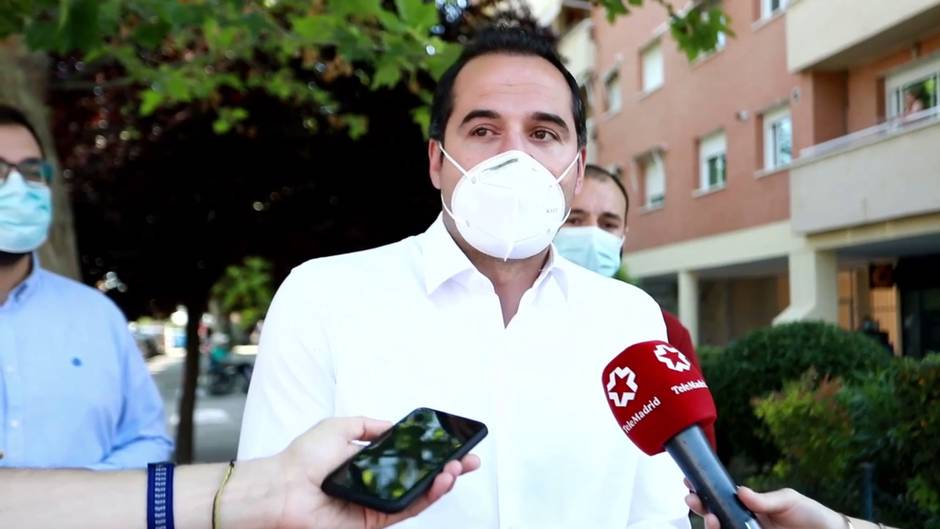 Aguado advierte que en fase 1 se abren los negocios "pero no como antes"