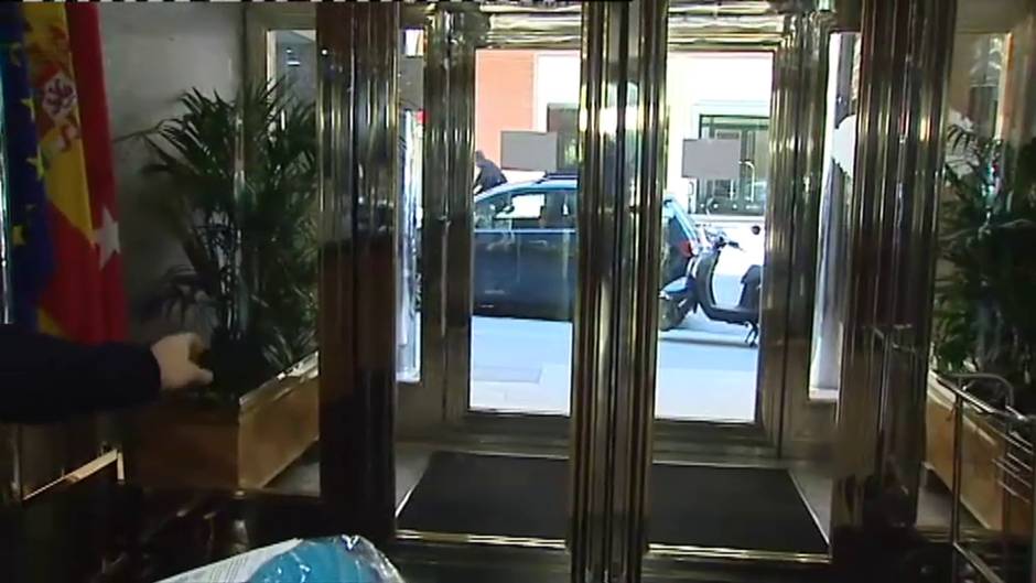 Café y aperitivo a dos metros de distancia