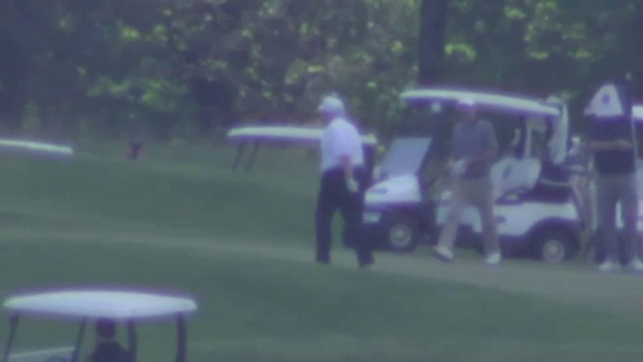 Trump vuelve a jugar al golf en plena pandemia