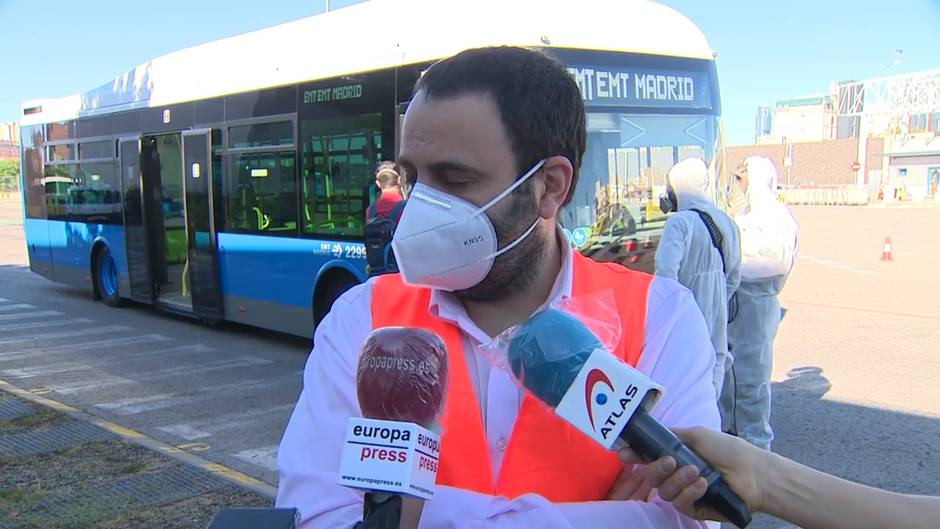 EMT realiza "nebulizaciones" para desinfectar la flota todas las noches