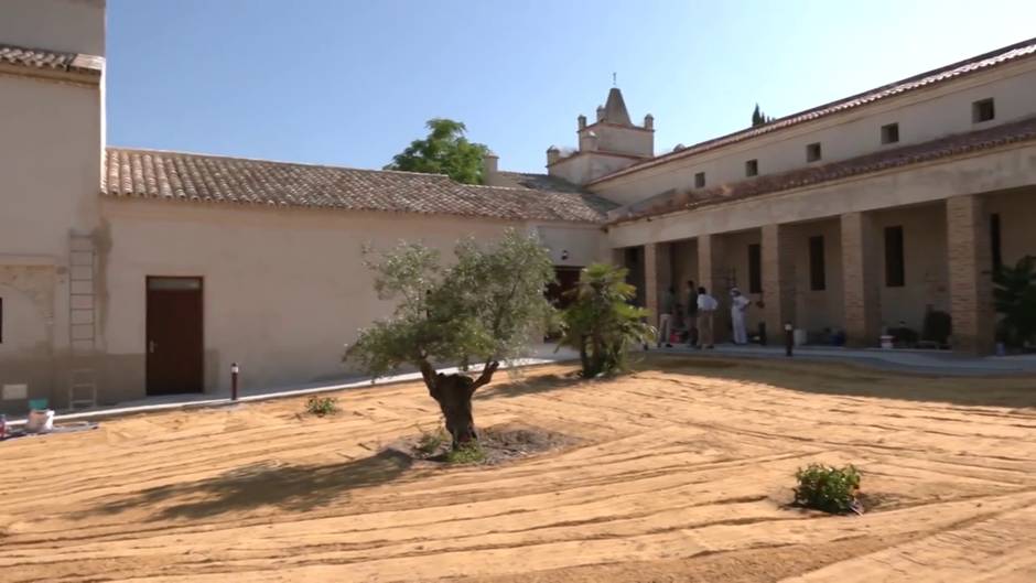 El alcalde de Sevilla visita las obras de la restauración de la Hacienda Miraflores