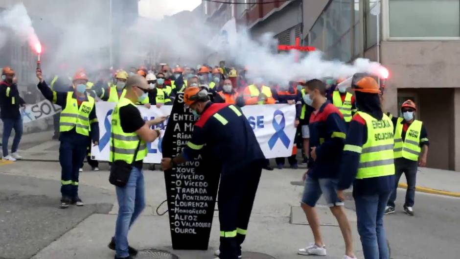 Trabajadores de Alcoa San Cibrao se manifiestan en Foz, Lugo