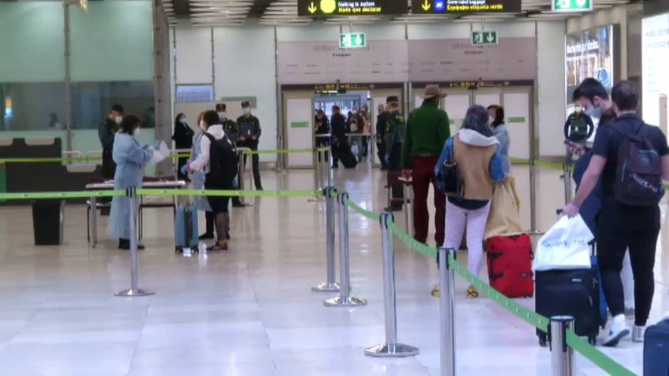 El aeropuerto de Madrid endurece el protocolo sanitario para evitar que se filtren contagios