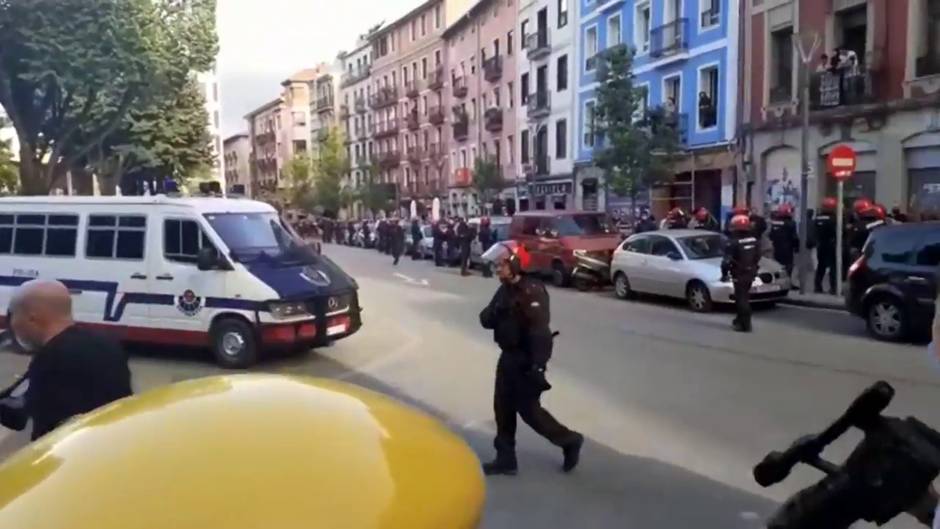 Colectivos antifascistas protestan en Bilbao antes de un acto de Vox