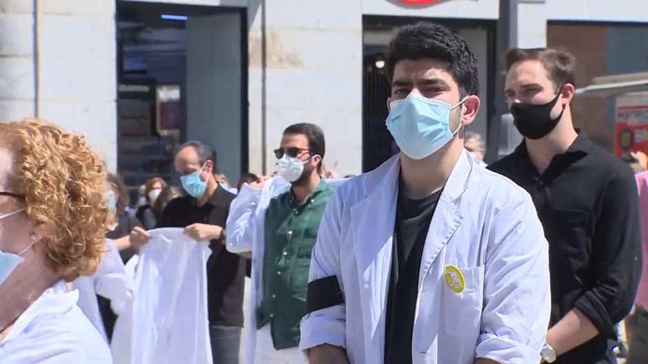 Amyts convoca una concentración en homenaje a los fallecidos y en defensa de la profesión médica