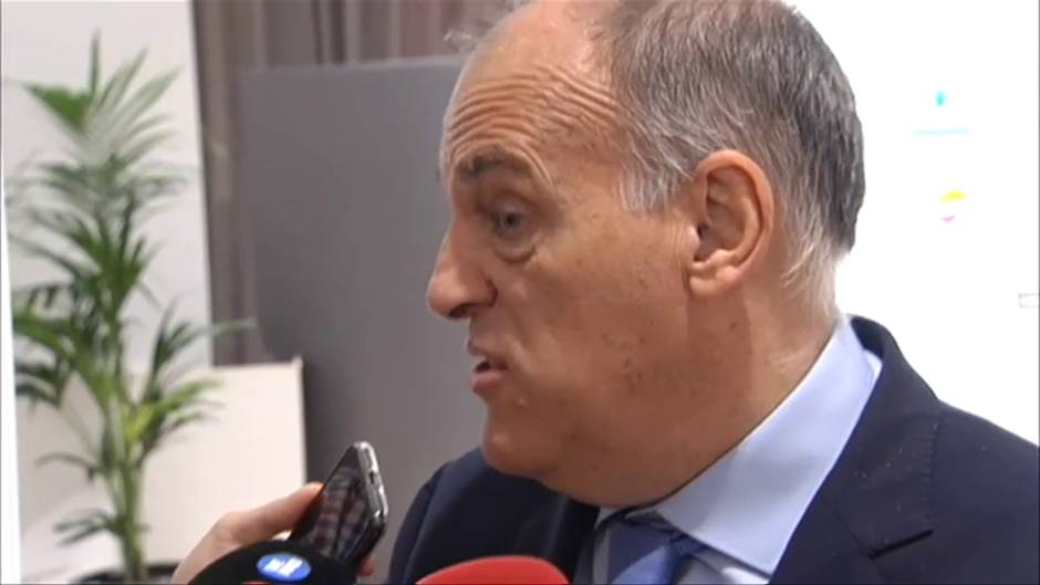 Tebas pone en duda la capacidad de los entrenadores que se quejan de los horarios