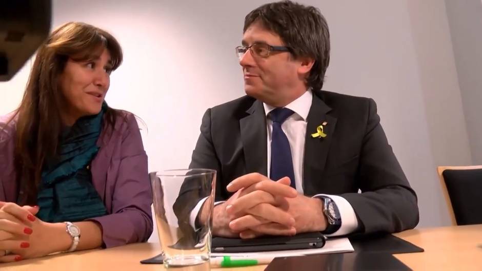 Puigdemont pide aglutinar el catalanismo independentista en un nuevo partido