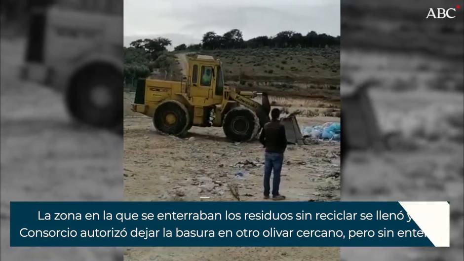 La planta de reciclaje Estepa empleó un olivar como vertedero porque no cabía más basura en la balsa