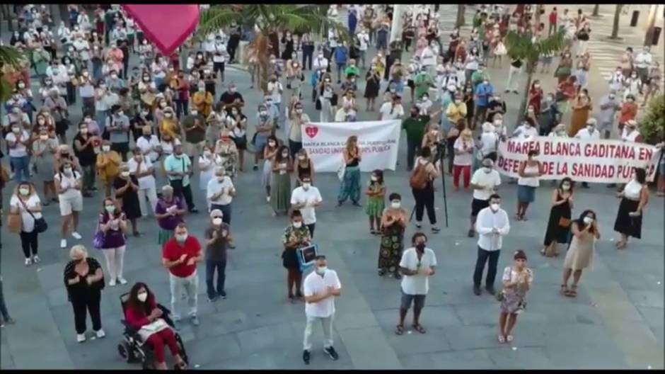 Homenaje en Cádiz a la Sanidad Pública y las víctimas del coronavirus