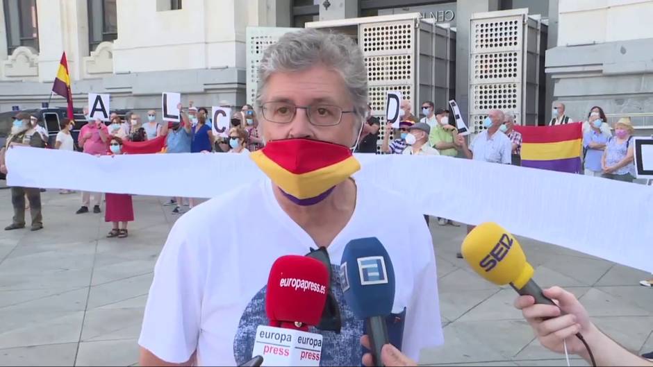 Plataforma en defensa del memorial carga contra Almeida