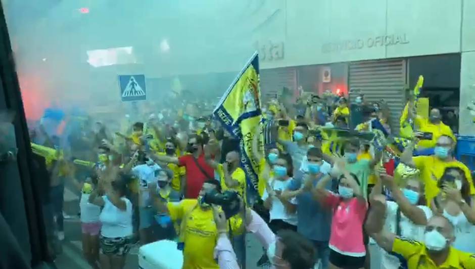 VÍDEO: Así viven los jugadores del Cádiz CF su recibimiento en Carranza