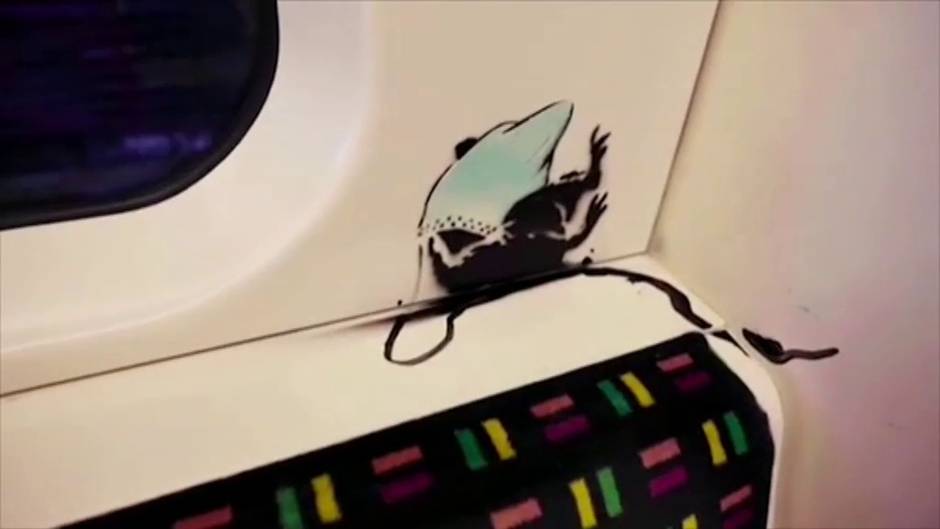 Banksy deja su impronta en el metro de Londres