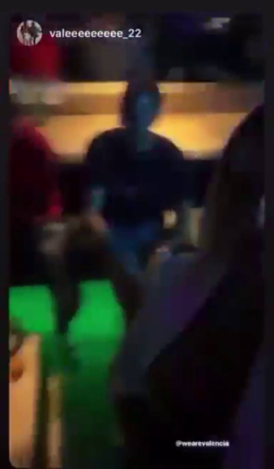 Polémico vídeo de Banega en una discoteca de Valencia con un brote de Covid-19
