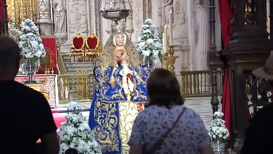 La Virgen de los Reyes sin procesión ni besamanos