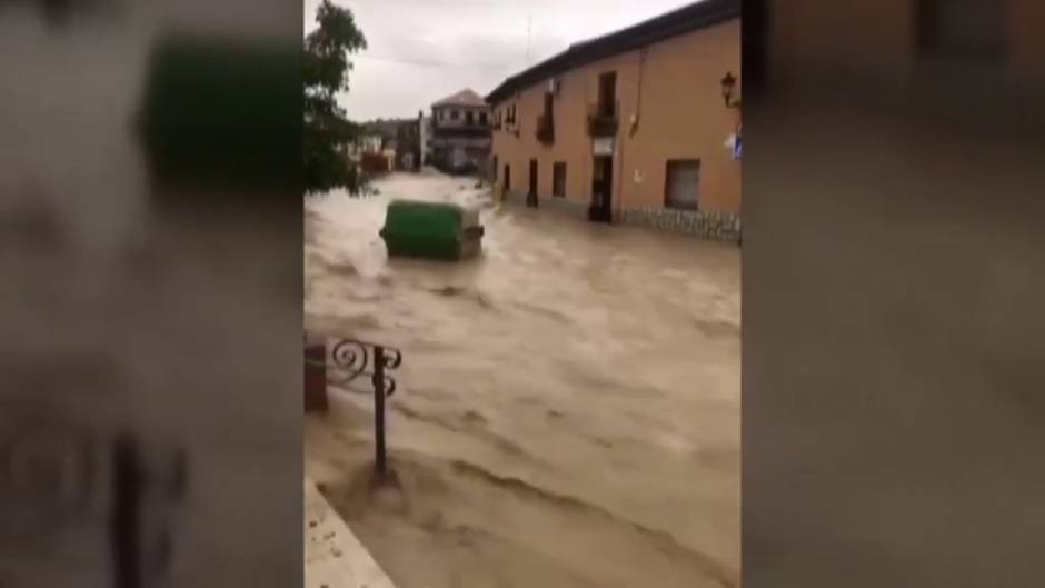 Los vecinos de Cebolla en Toledo limpian calles y bajos