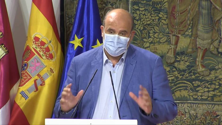 C-LM estudia también la prohibición de fumar en la calle