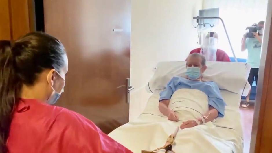 Sale de la UCI de La Salud tras 145 días