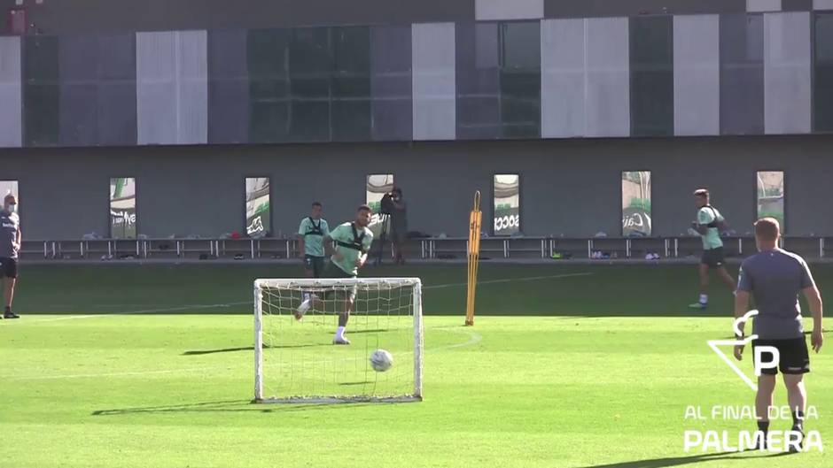 Entrenamiento del Betis con el regreso de Fekir