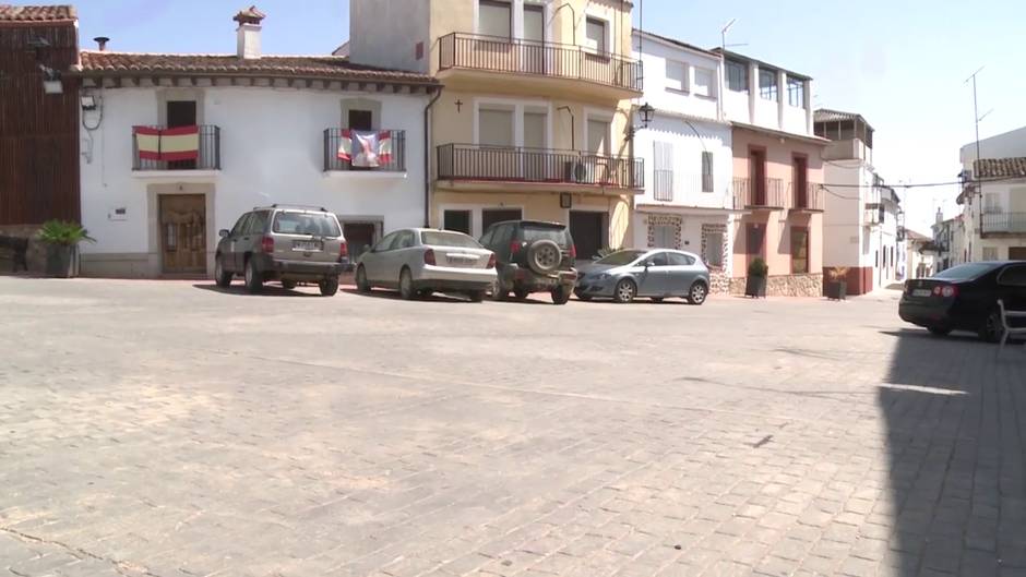 Calles vacías Alía por el aislamiento social de la localidad cacereña debido al Covid