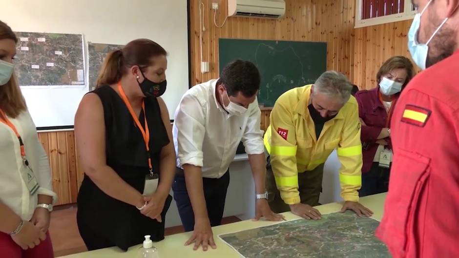 Moreno agradece la labor de todos los efectivos en el incendio de Almonaster la Real