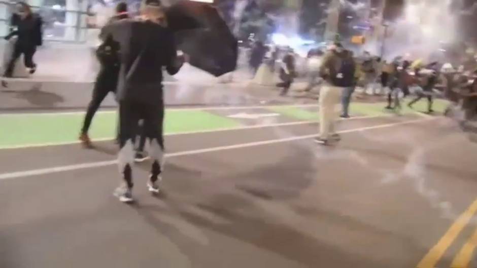 Miles de personas participan en Rochester en una marcha antirracista que pide justicia por la muerte de Daniel Prude