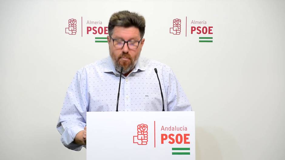 PSOE-A dice que a Moreno "le tiemblan las piernas" con 1.000 casos diarios
