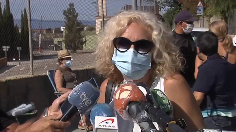 Los familiares de los mayores residentes en Liria exigen a la Generalitat valenciana actuar ya dentro de la residencia