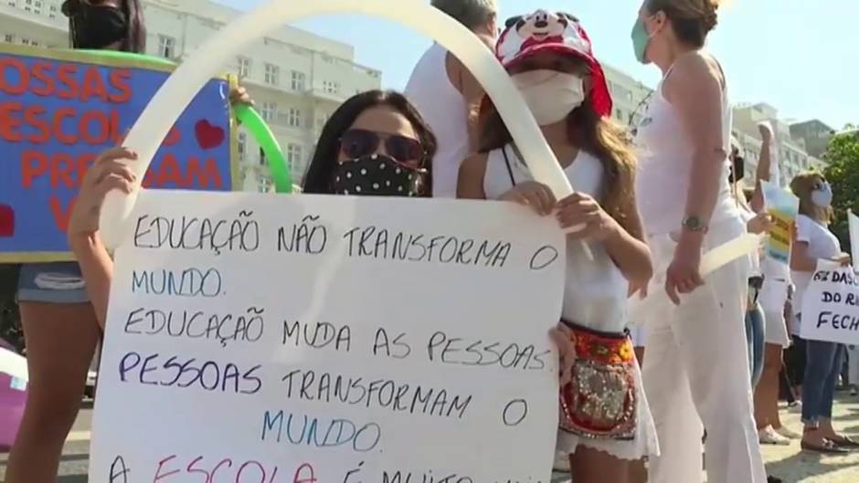 Los profesores de los colegios privados brasileños piden volver a clase