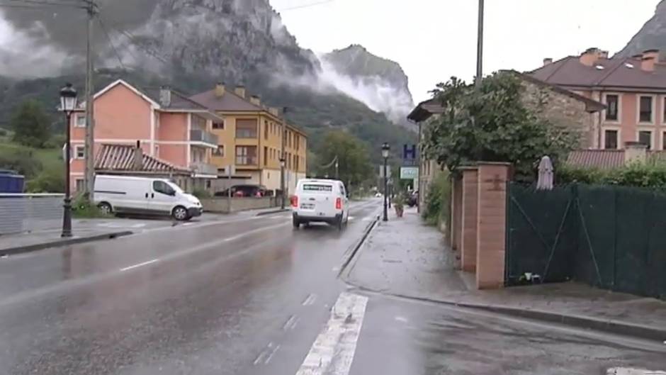 La alerta amarilla por fuertes lluvias se extiende este sábado al norte peninsular